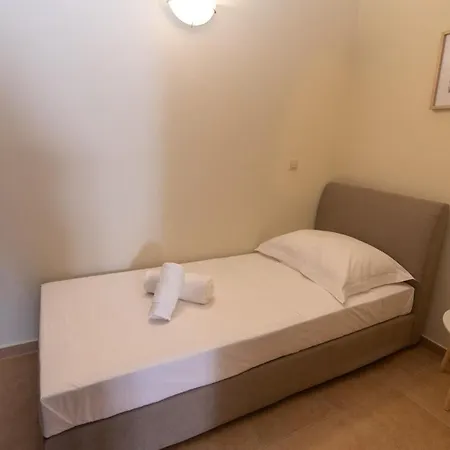 Anthos 3 * Kéfalosz